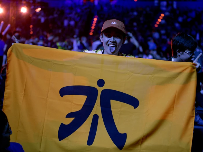 Fnatic ファンフラッグ(オレンジ)「レトロロゴ版」