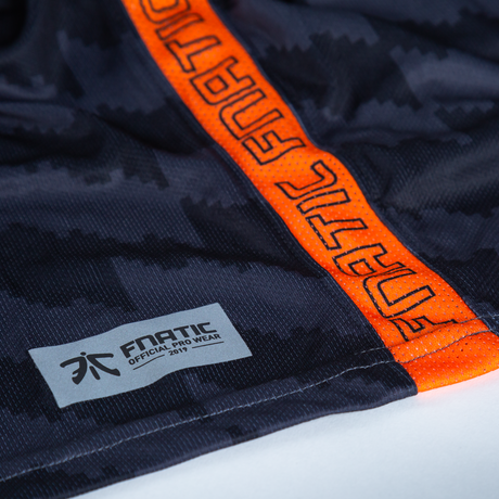 Fnatic 2019 プレイヤーユニフォーム「レトロロゴ版」