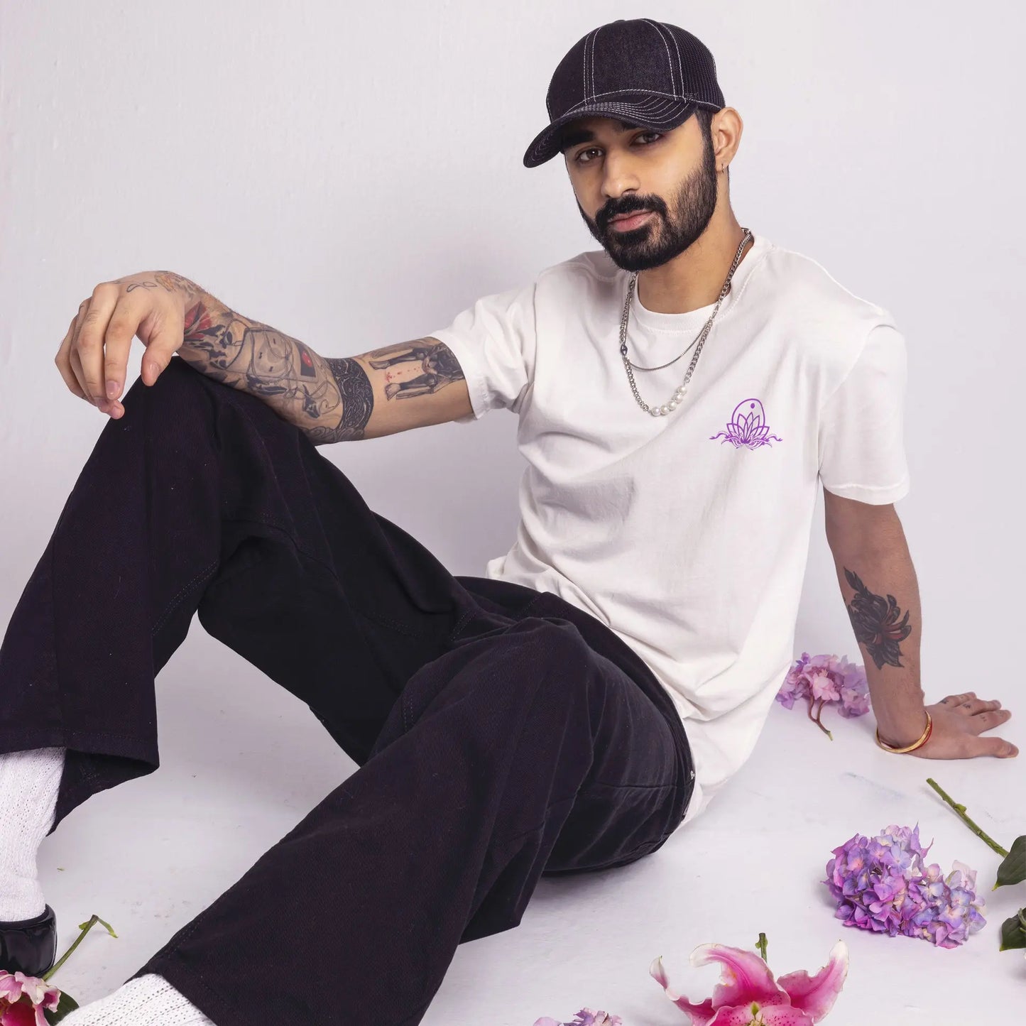 精霊の花祭り キンドレッド Tシャツ